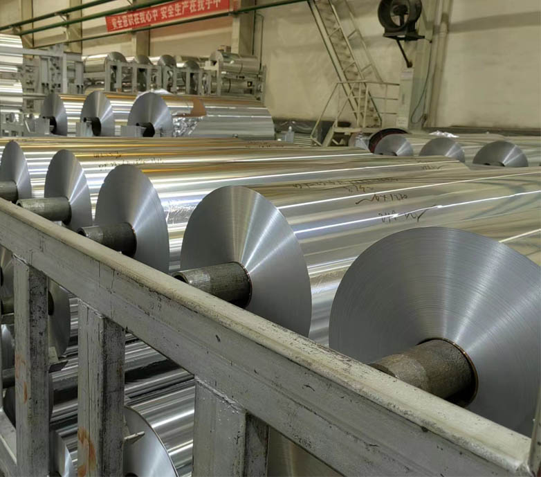 Imagen de rollos gigantes de papel de aluminio Yutwin
